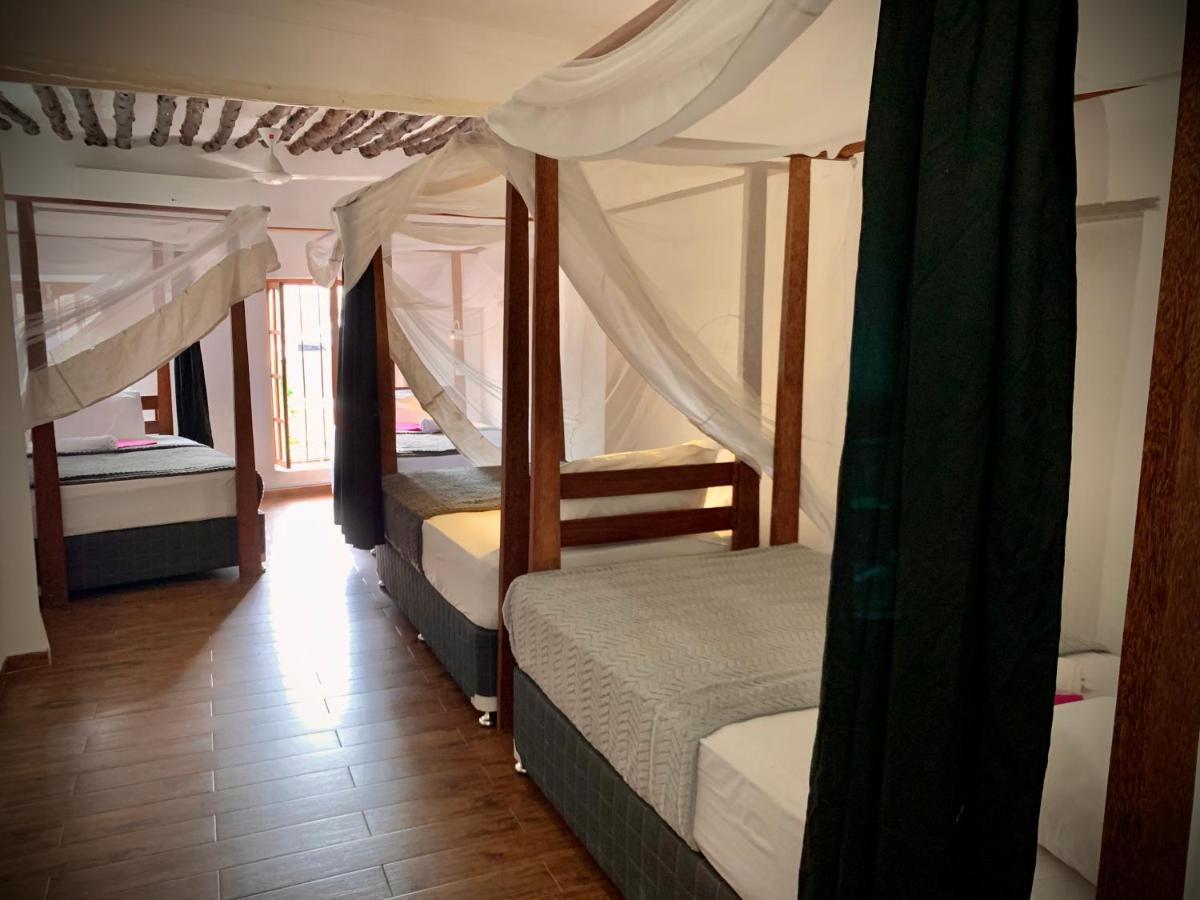 بيت شباب Stone Town House