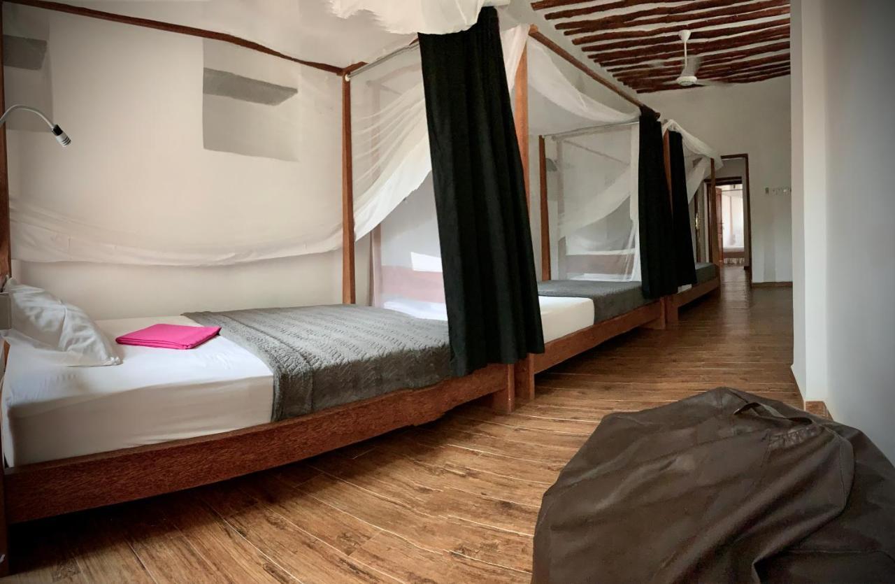 Stone Town House Хостел