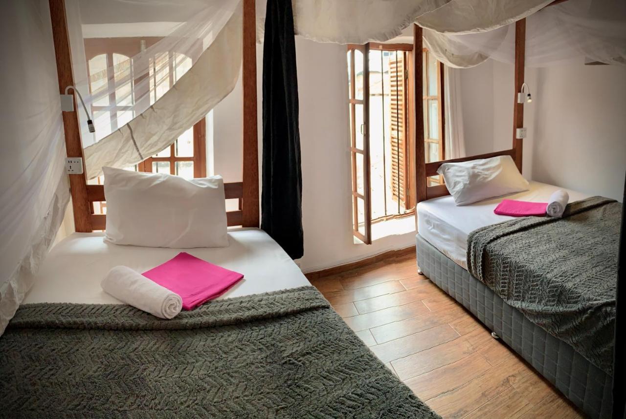Stone Town House Хостел